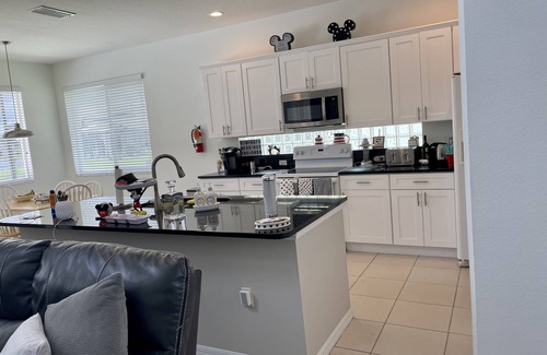 Sunset Lakes House | 4 Bed,3.5 Bath, 2 Masters Sf Pool/Kiddie Pool, Lakeside
