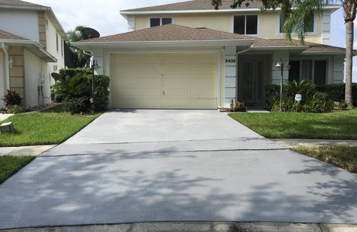 Sunset Lakes House | 4 Bed,3.5 Bath, 2 Masters Sf Pool/Kiddie Pool, Lakeside