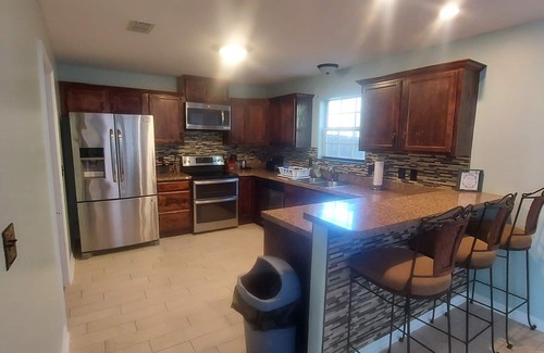 Tallahassee Condo | 4 Bed 3.5 bath with king bed and jacuzzi tub!