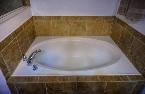 Watersong House | 4 Bed, 3 Bath Villa in Gated Community