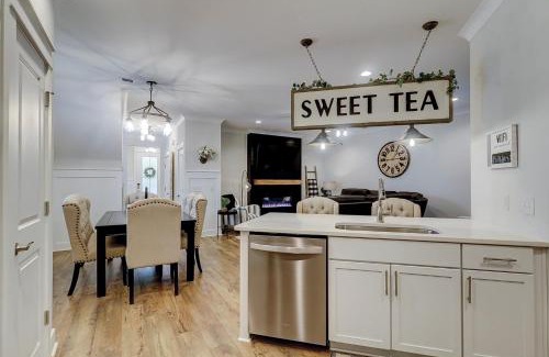 Spanish Wells House | 4 Bed 35 BA 1K 3Q 2T Sleeper Sofa Park 3 Cars Bikes & Beach Gear included