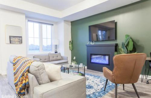 Cambridge House | 4 Bed 35 Bath-new-wifiwdpatio-privatespacy