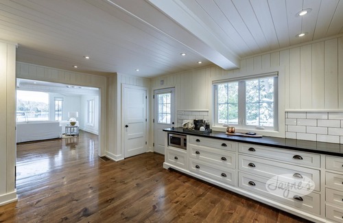 Port Carling Cottage | 4 bed 4 bath cottage on Indian River of Lake Muskoka