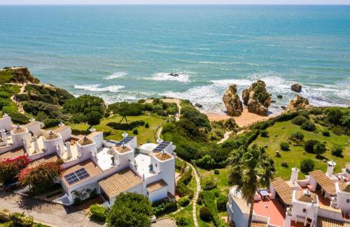 Alporchinhos Villa | 4-Bed Clifftop Beach House - Pool, Private Garden, Terrace & Paddle Boards