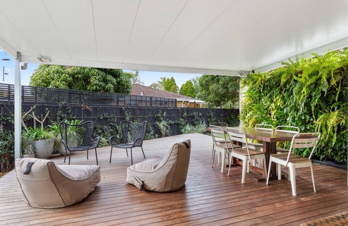 Maroubra House | 4-Bed Coastal Family Vacation Haven with Garden