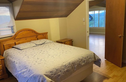 Southeast Kelowna Other | 4 bed house, on Orchard with pool!