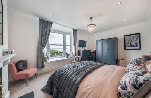 Aberdovey House | 4 Bed in Aberdovey 94232