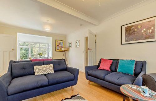 Aberporth House | 4 Bed in Aberporth 93783