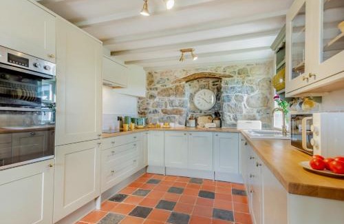 Mynytho House | 4 Bed in Abersoch 91656