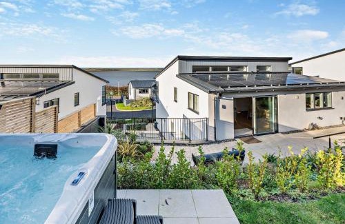 Westleigh House | 4 Bed in Appledore 92017
