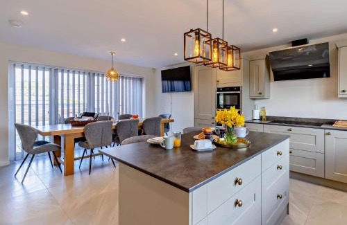 Bishops Castle House | 4 Bed in Bishops Castle 94072