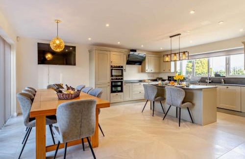 Bishops Castle House | 4 Bed in Bishops Castle 94072