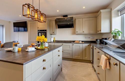 Bishops Castle House | 4 Bed in Bishops Castle 94072