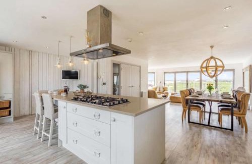 Blyth House | 4 Bed in Blyth 87734