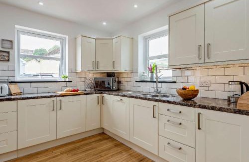 Combe Martin House | 4 Bed in Combe Martin 83502