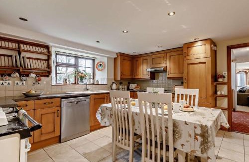 Berrynarbor House | 4 Bed in Combe Martin 2.9mls 91071