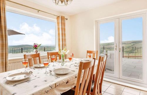 Denbigh House | 4 Bed in Denbigh 62368