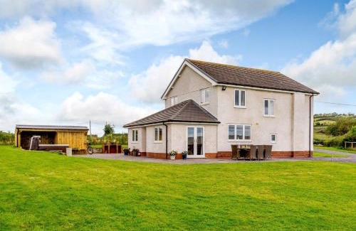 Llannefydd House | 4 Bed in Denbigh 78960