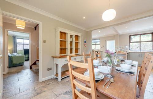 Llanfihangel-Ystrad House | 4 Bed in Dihewyd oc-f32351