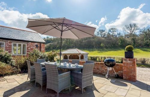 Dorchester House | 4 Bed in Dorchester 42204