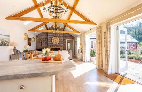 Dorchester House | 4 Bed in Dorchester 42204