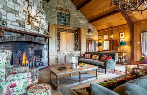 Dorchester House | 4 Bed in Dorchester 80513