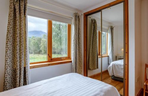Muirshearlich House | 4 Bed in Fort William 78875