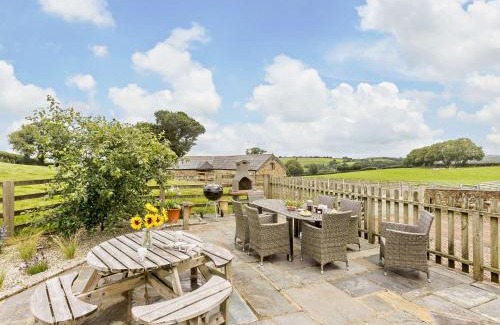 Launceston House | 4 Bed in Launceston BRHIG