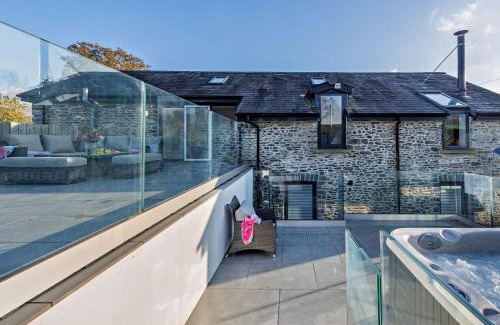 Llandovery House | 4 Bed in Llandovery 90307