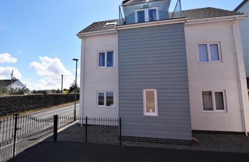 Westward Ho House | 4 Bed in Northam 53701