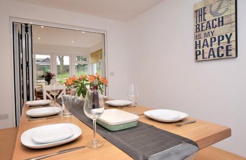 Westward Ho House | 4 Bed in Northam 53701