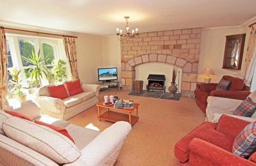 Warenford House | 4 Bed in Nr Bamburgh CN201