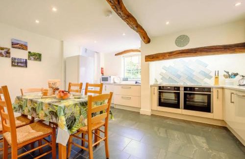 Cockermouth House | 4 Bed in Routenbeck SZ405