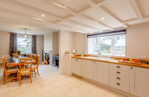 Llanfair Caereinion House | 4 Bed in Welshpool 89012