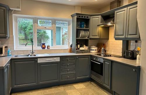 Wareham House | 4 Bed in West Holme DC204