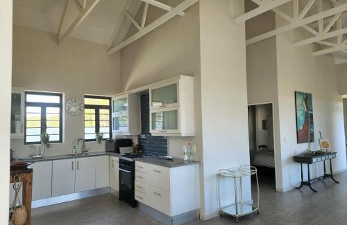 Onrus House | 4 Bed Selfcatering River Tree House overlooking the Onrus river