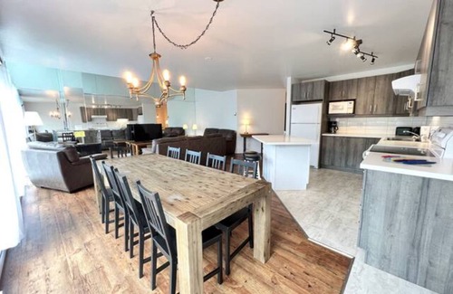 Saint Ferreol les Neiges Villa | 4 bedroom villa with Private Spa ! View on Mont-Sainte-Anne