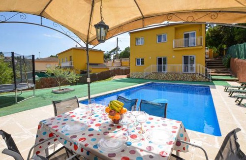 Macanet de la Selva House | 4 bedroom accommodation in Macanet Selva