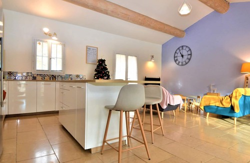 Saint-Paulet-de-Caisson House | 4 bedroom accommodation in Saint-Paulet-de-Caisso