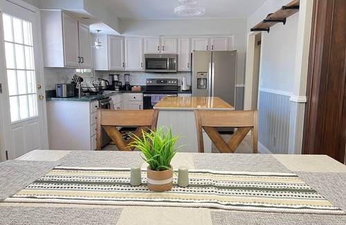 Kettering House | 4 Bedroom, 2.5 bathroom Spacious House in Kettering