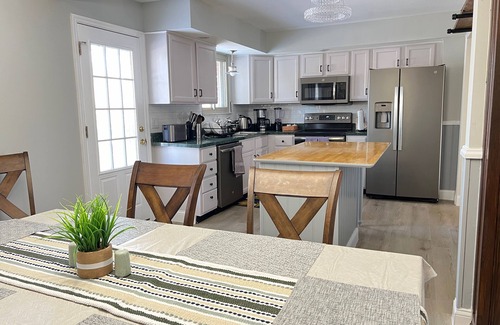 Kettering House | 4 Bedroom, 2.5 bathroom Spacious House in Kettering