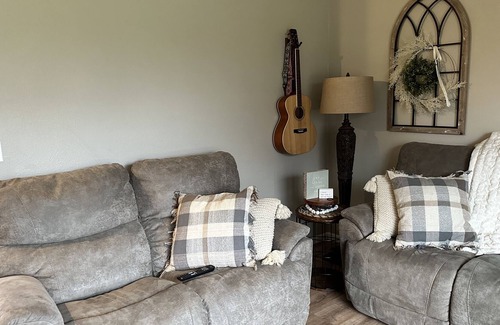 Mosinee House | 4 bedroom 2 Acre Home - Lake 2 houses down! 20 min from Stevens Point