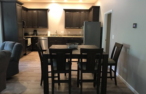 Hardin House | 4 Bedroom, 2 bath, newer home located 2 from Jonathan Creek/Kentucky Lake.