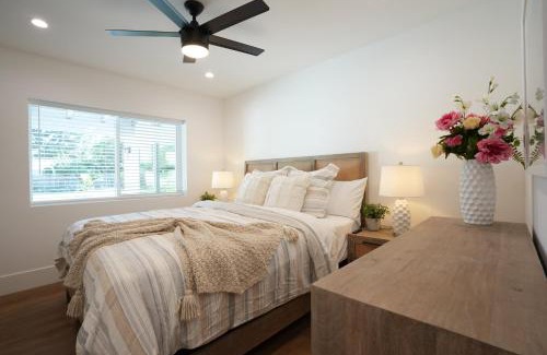 Orange House | 4 bedroom, 2 bathrooms