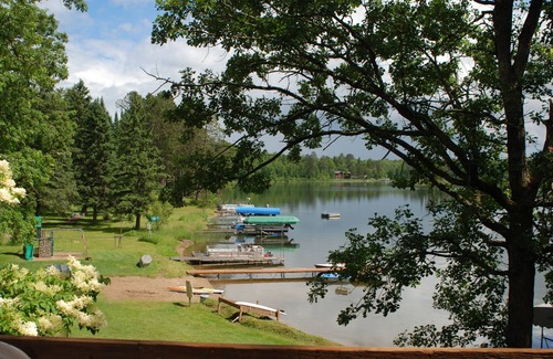 Nevis Cabin | 4 Bedroom 2BA Cabin on a Quiet Lake