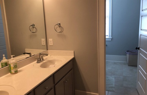 Cherry House | 4 Bedroom/ 3.5 bath Home 1.3 miles from Center City Charlotte