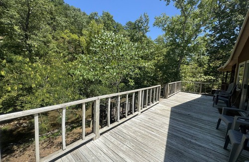 Board Camp Cabin | 4 bedroom/3 bath cabin, sleeps 17, Bear Den Cabin