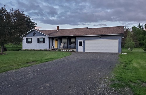 Canaan House | 4 bedroom, 3 bath, direct ATV trail access to NH trails via the commerce trail.
