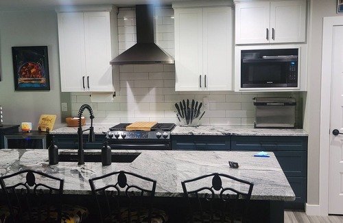 Pickett House | 4 Bedroom 3 Bath Ranch - Just Outside Oshkosh