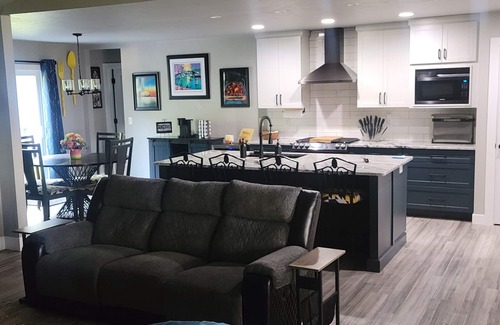 Pickett House | 4 Bedroom 3 Bath Ranch - Just Outside Oshkosh
